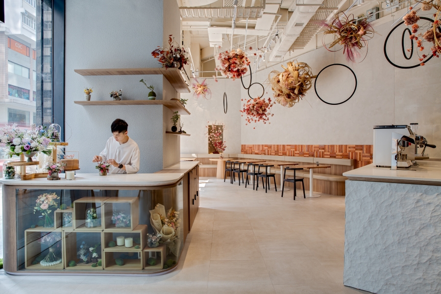 Natura: Coffee Shop - Dreams of Coffee in a Field Trip - Hong Kong - Wanchai - 2021 - modern coffee with a flower space