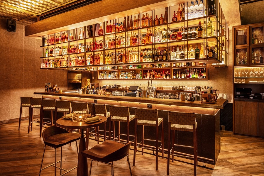 Top 5  Best Restaurants in Miami: Osaka Nikkei Miami. Luxury Bar in Golden Tones.