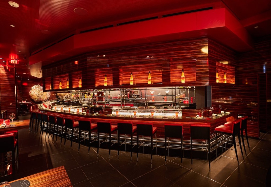 Top 5  Best Restaurants in Miami: L'Atelier de Joël Robuchon.  This Image shows the warm ambience that this restaurant offer to all its clients.